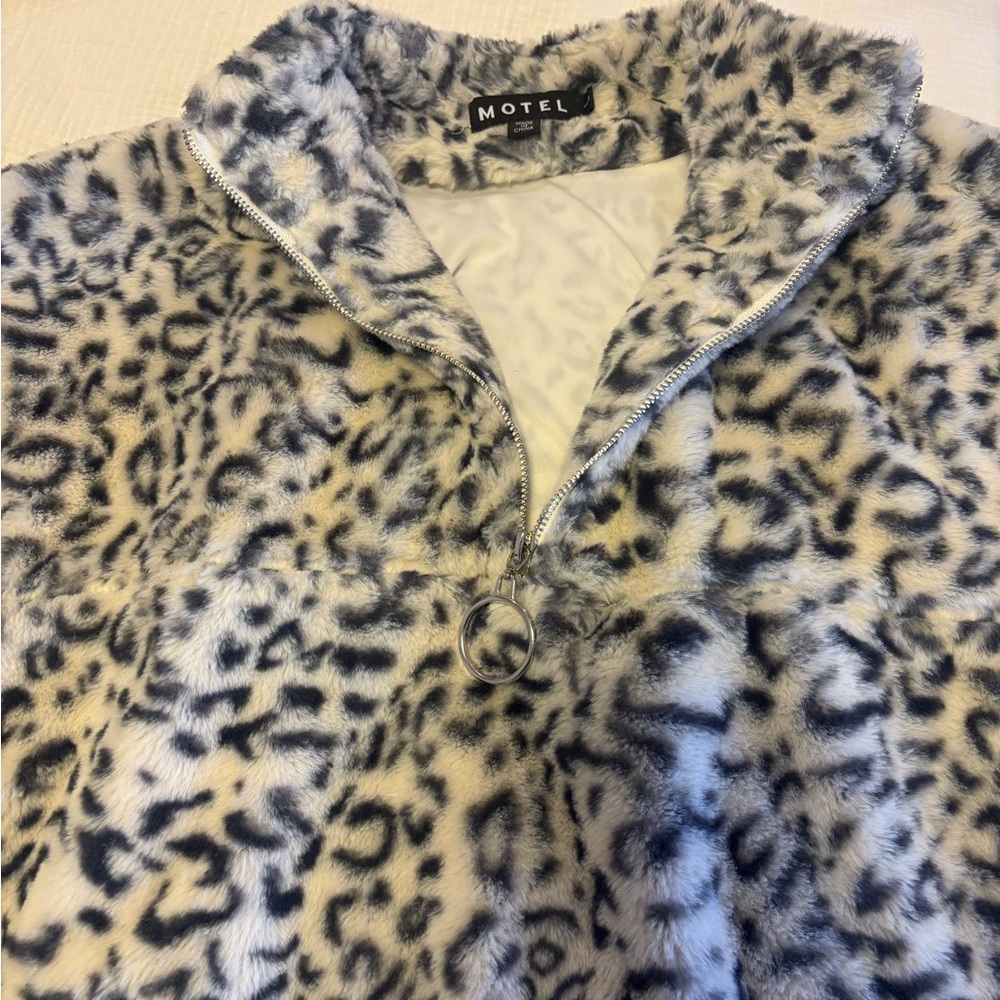 Motel Rocks Nero Ring Pull Jacket In White Leopard - Picture 10 of 14